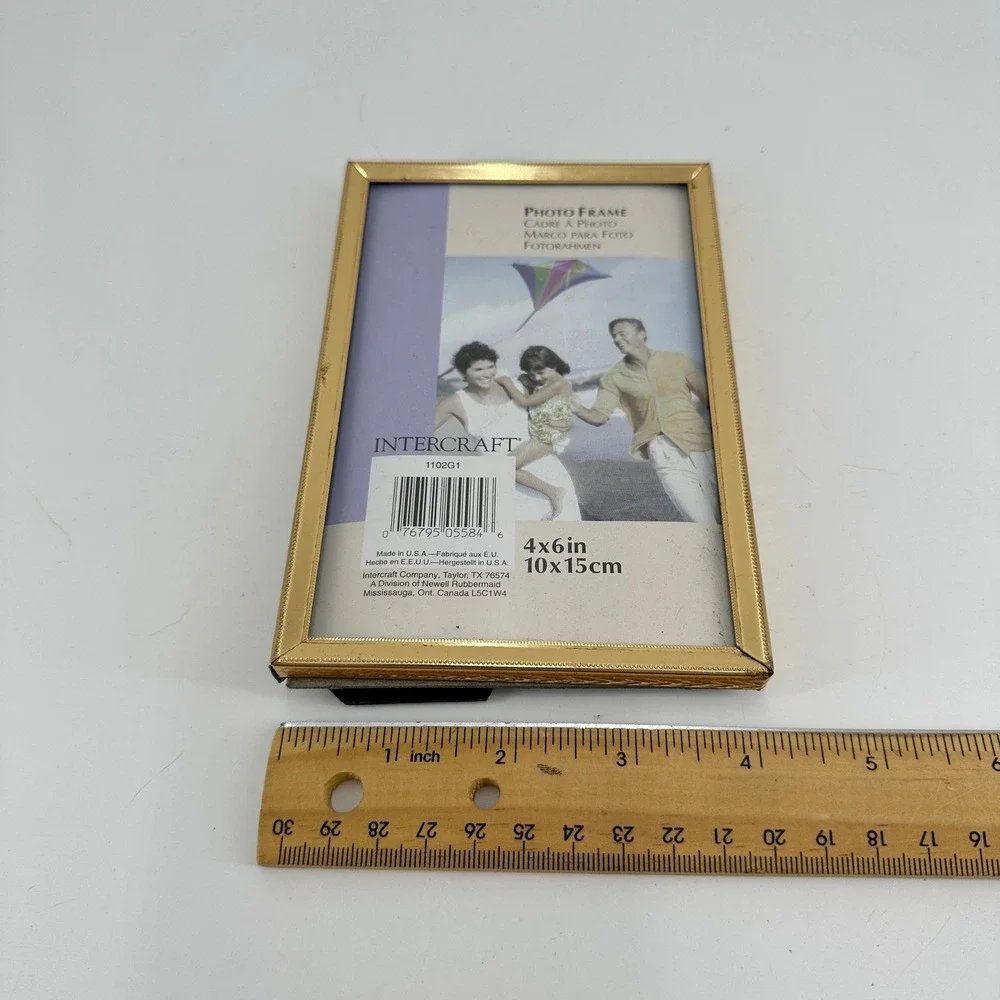 Intercraft Gold Tone Metal 4x6 Picture Frame Etched Chevron Pattern 1102G1